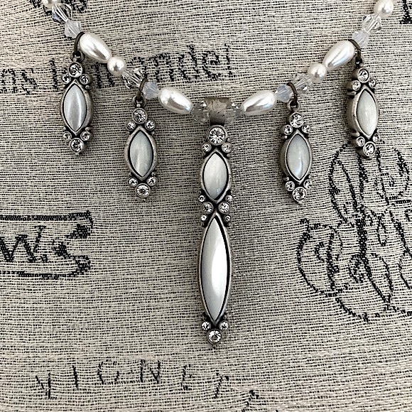 MYKA Statement Necklace - Picture 3 of 9